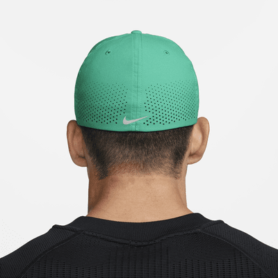 Gorra SwooshFlex estructurada Nike Dri-FIT ADV Rise