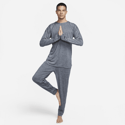 Playera de cuello redondo Dri-FIT para hombre Nike Yoga