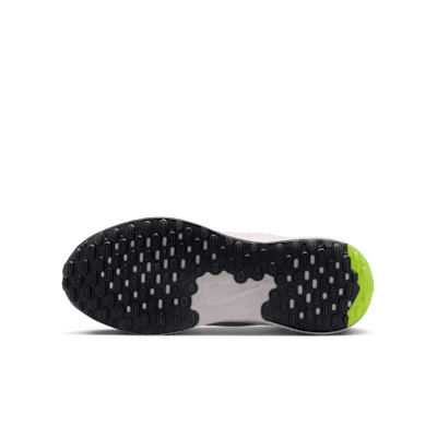 Tenis de correr en pavimento para niños grandes Nike Revolution 7