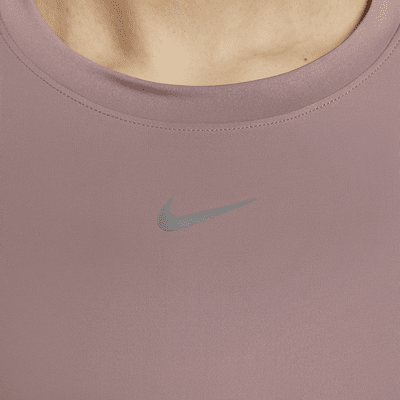 เสื้อแขนสั้นผู้หญิง Dri-FIT Nike One Classic