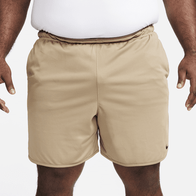 Shorts versátiles sin forro Dri-FIT de 18 cm para hombre Nike Totality