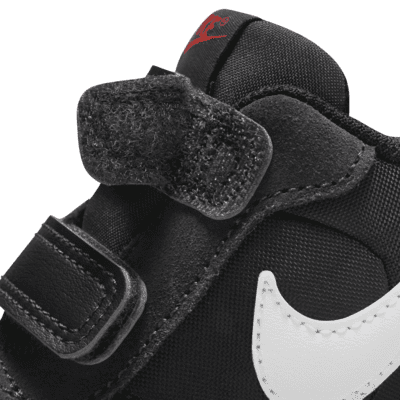 Nike MD Valiant Baby and Toddler Shoe. Nike IL