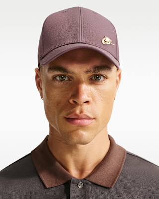 Женская кепка Nike Dri-FIT Club Structured Metal Logo Cap