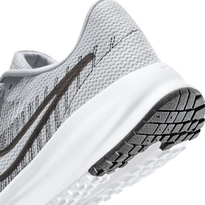 Tenis de correr en pavimento para hombre Nike Run Defy