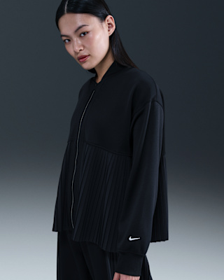 Nike Sportswear｜以自然垂墜與流暢線－銳克運動商城