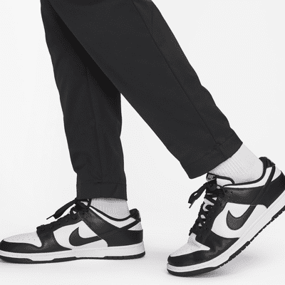 Pants entallados de tejido Woven para hombre Nike Club