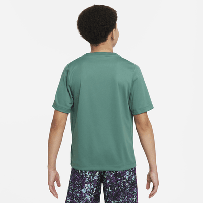 Playera de entrenamiento con gráfico Dri-FIT Nike Multi para niño talla grande