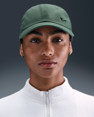 Женская кепка Nike Dri-FIT Club Unstructured Metal Swoosh Cap