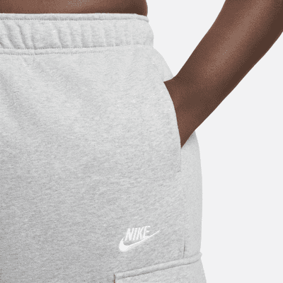 Pants de entrenamiento cargo oversized de tiro medio para mujer (talla grande) Nike Sportswear Club Fleece