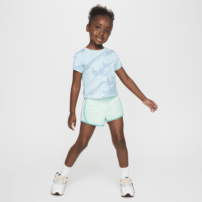 Playera con gráfico infantil Nike Prep in Your Step 