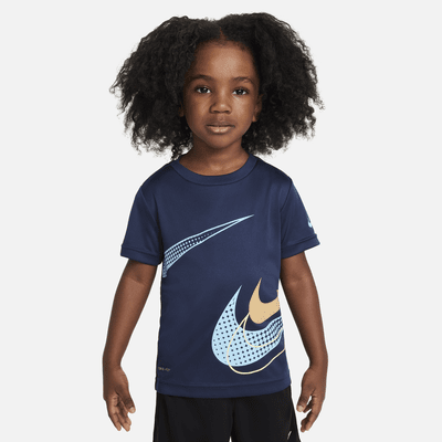 Playera con gráfico infantil Nike Dri-FIT Swoosh