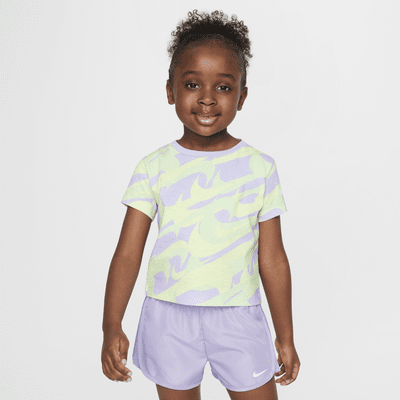 Playera con gráfico infantil Nike Prep in Your Step 