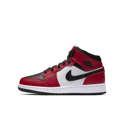 Air Jordan 1 Mid Older Kids' Shoe. Nike MY