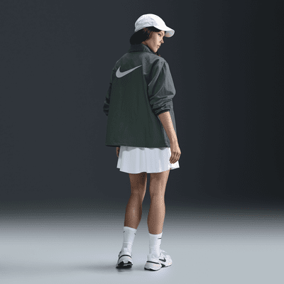 Nike Sportswear Essential Oversize-UV-Coaches-Jacke aus gewebtem Material (Damen)