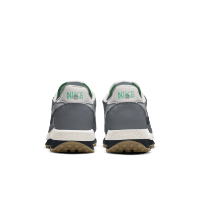 Calzado Nike LDWaffle x sacai x CLOT
