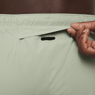 Shorts de correr Dri-FIT de 18 cm sin forro para hombre Nike Challenger