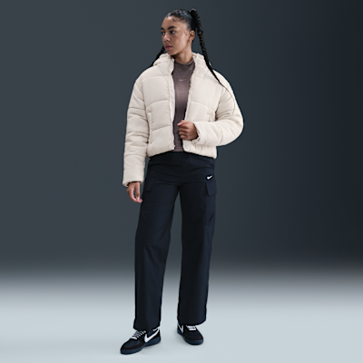 Nike Sportswear Classic Puffer lockere Therma-FIT Jacke mit Kapuze für Damen