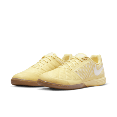 Tenis de fútbol de corte low para cancha cubierta Nike Lunargato II