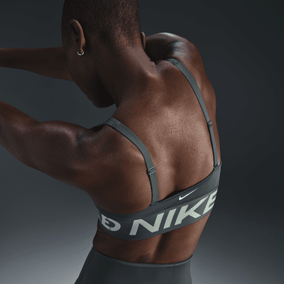 Nike Pro Indy Plunge Orta Destekli Pedli Kadın Spor Sütyeni