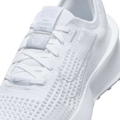 Tenis de correr en pavimento para mujer Nike Interact Run