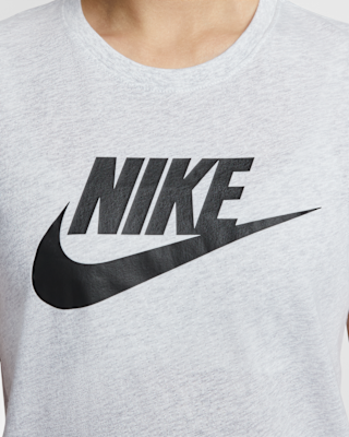 Nike Sportswear Essentials