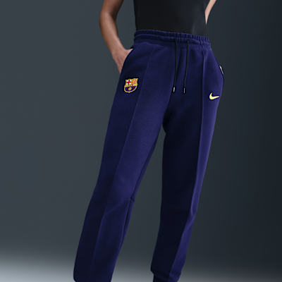 FC Barcelona Tech Nike Fleece Normal Belli Kadın Futbol Jogger'ı