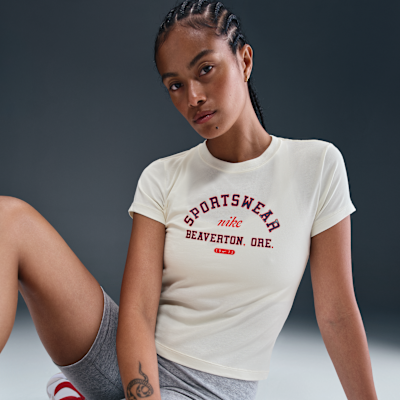 Nike Sportswear Phoenix Women's Slim Short-Sleeve T-Shirt