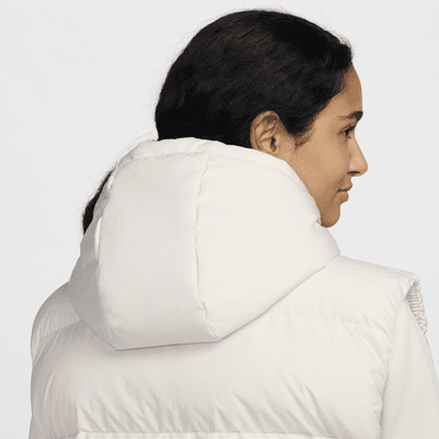 Chaleco con gorro Therma-FIT holgado para mujer Nike Sportswear Metro Puffer