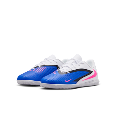 Nike Jr. Phantom 6 Low Club Fußballschuh für Hallen- und Hartplätze (ältere Kinder)