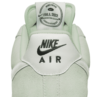  Nike Mens Air Force 1 '07 LV8 2 Basketball Shoes (9)