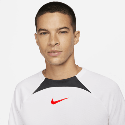 Nike Academy Men's Dri-FIT Short-Sleeve Football Top. Nike AU