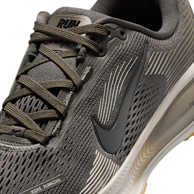 Chaussure de running sur route Nike Vomero 18 pour ado