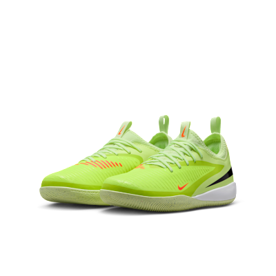 Nike Jr. Phantom 6 Low Academy Older Kids' Indoor/Court Football Shoe