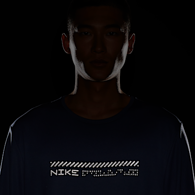 Playera de correr de manga larga con protección contra los rayos UV Dri-FIT acondicionada para el invierno para hombre Nike Miler