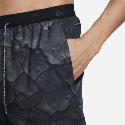 Shorts de running estampados de 18 cm con forro de ropa interior para hombre Nike Dri-FIT Stride