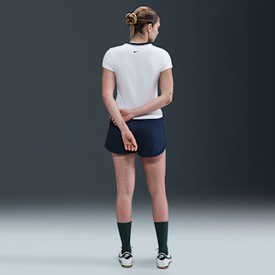 Playera slim cropped para mujer Nike Sportswear Chill Knit