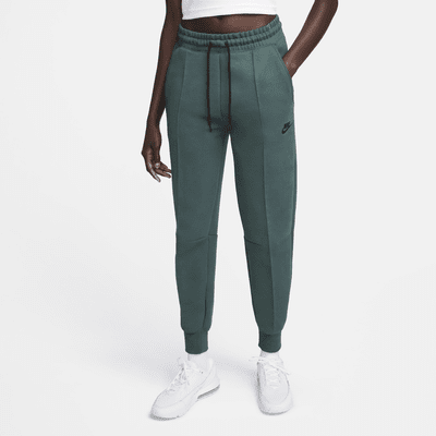 Joggingbyxor Nike Sportswear Tech Fleece med medelhög midja för kvinnor