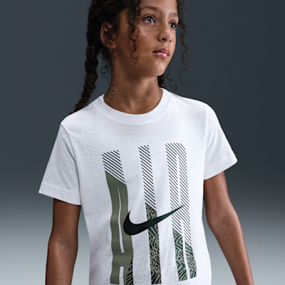 Nike Sportswear Older Kids' T-Shirt