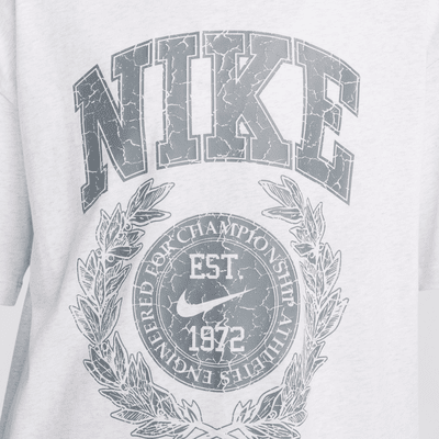 Playera Nike Sportswear Essential oversized para mujer