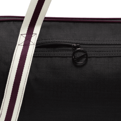 กระเป๋า Duffel สไตล์เรโทร Nike Heritage (13 ล.)