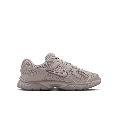 Nike V5 Runner Suede Older Kids' Shoes