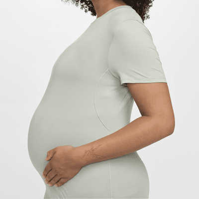 Nike (M) One Camiseta de manga corta con ajuste entallado Dri-FIT (Maternity) - Mujer