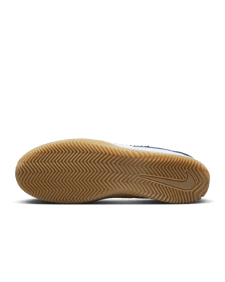 narrow skate shoes