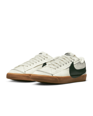 nike low cut shoes