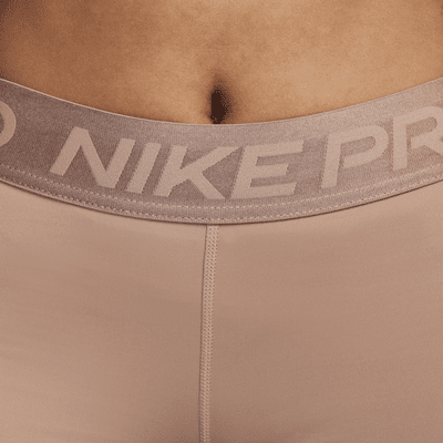 Nike Pro damesshorts met halfhoge taille (8 cm)