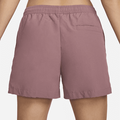 Shorts de tiro medio de 13 cm para mujer Nike Sportswear Everything Wovens