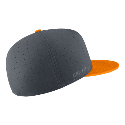 Gorro de béisbol ajustado Nike College Tennessee