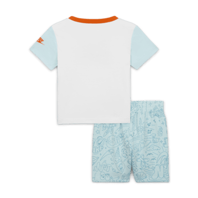 Conjunto de playera y shorts para bebé Nike Sportswear Create Your Own Adventure (12-24 meses)