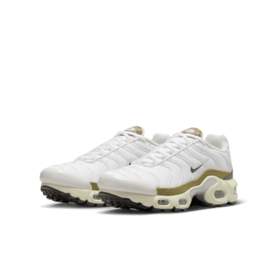 cream air max plus