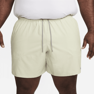 Shorts de correr Dri-FIT de 18 cm con forro de ropa interior para hombre Nike Stride